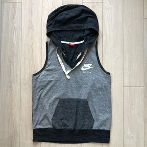Nike Racerback Hooded V Neck Tank Top in Grey Size L